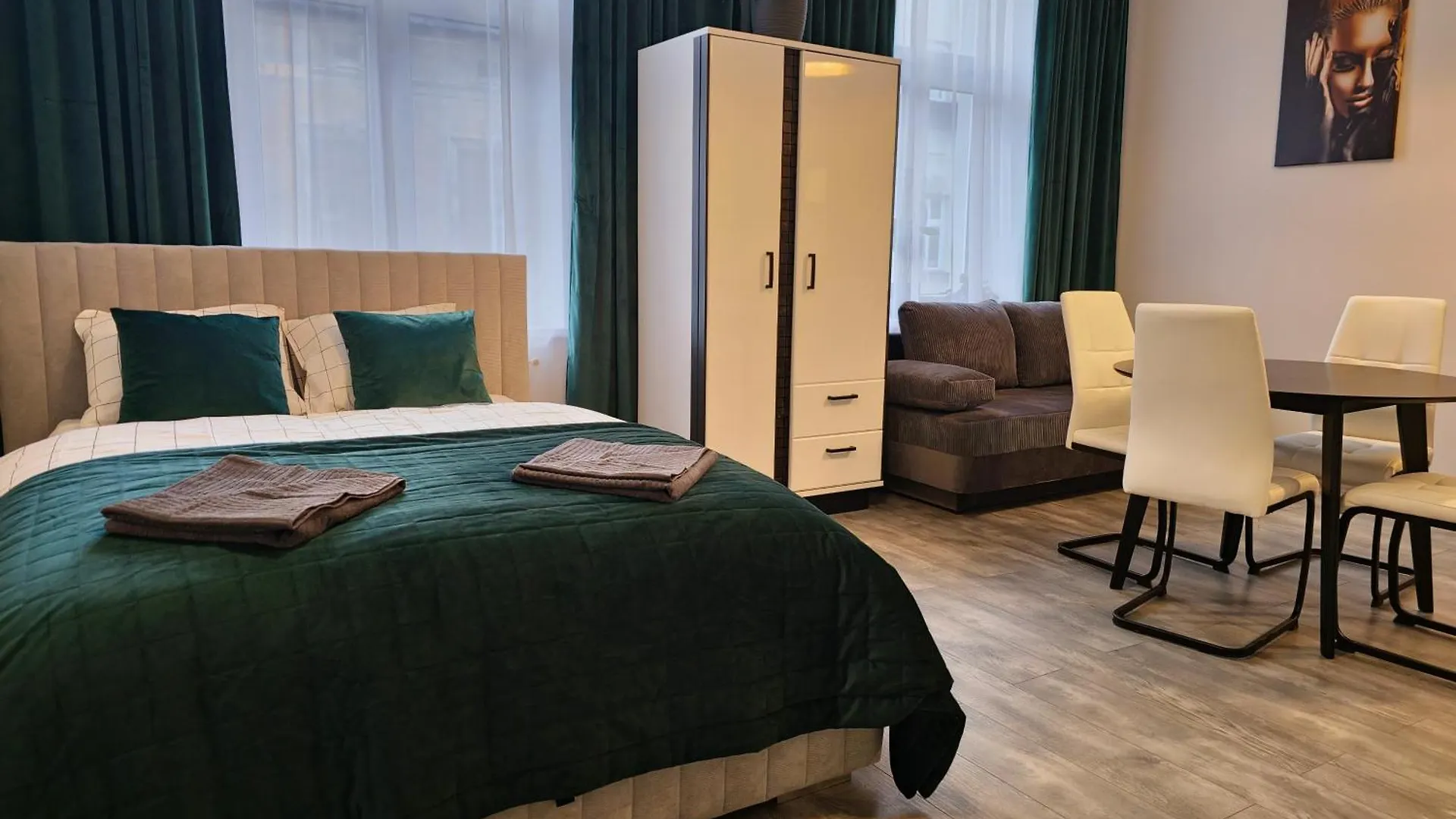 Apartamenty Lenart Краков