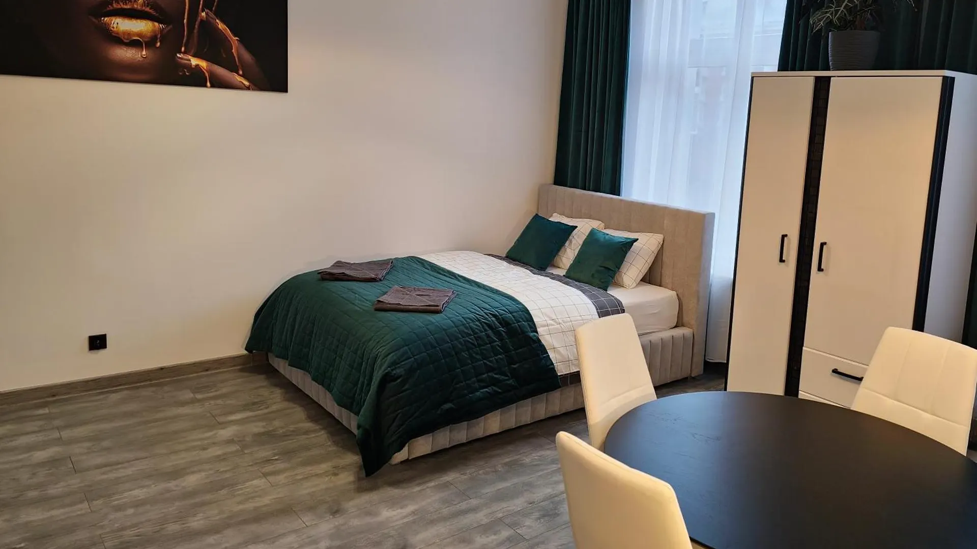 Apartamenty Lenart Краков 0*,