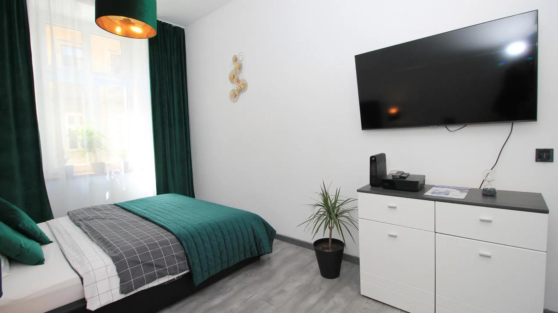 Apartamenty Lenart Краков 0*,  Польша