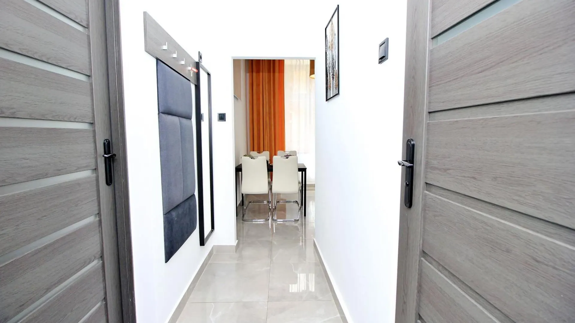 Apartamenty Lenart Краков 0*,  Польша