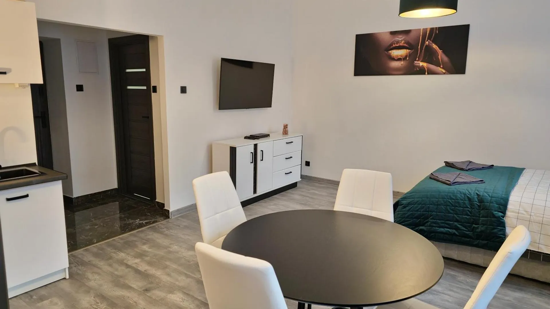Apartamenty Lenart Краков 0*,  Польша